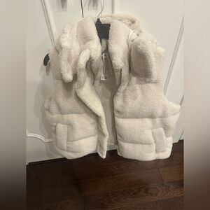 Lululemon Wunder Puff Cropped Vest *Textured Fleece-NWT Size 10